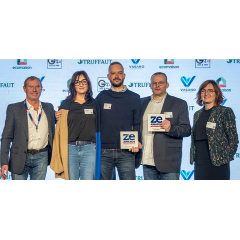 ZE AWARD
